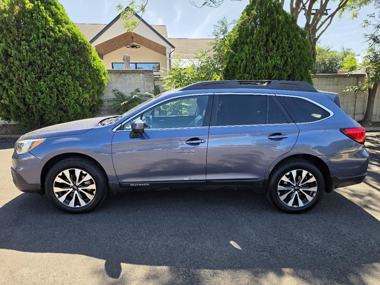 Used 2015 Subaru Outback 2.5i Limited AWD/4WD image 2