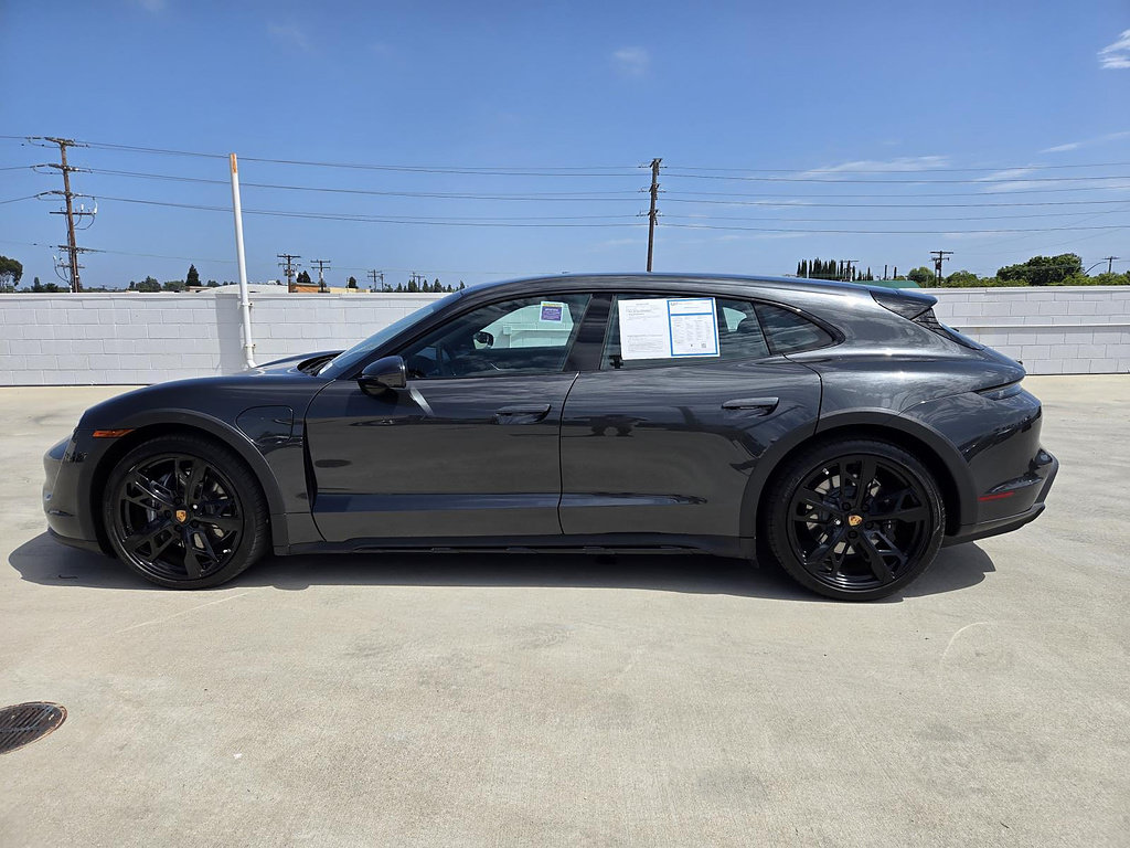 Used 2022 Porsche Taycan 4 Cross Turismo AWD/4WD image 7
