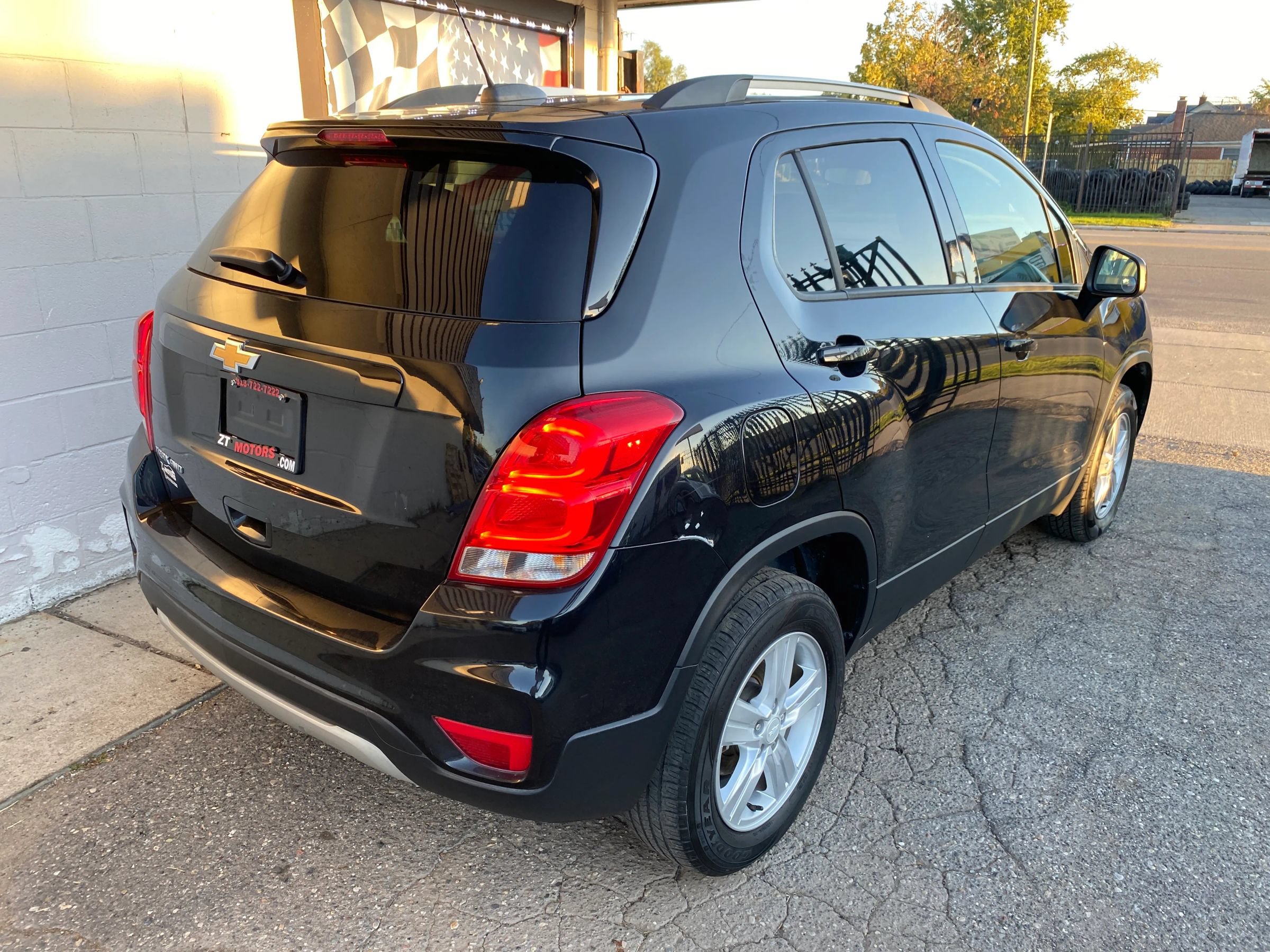 Used 2021 Chevrolet Trax LT AWD/4WD image 8