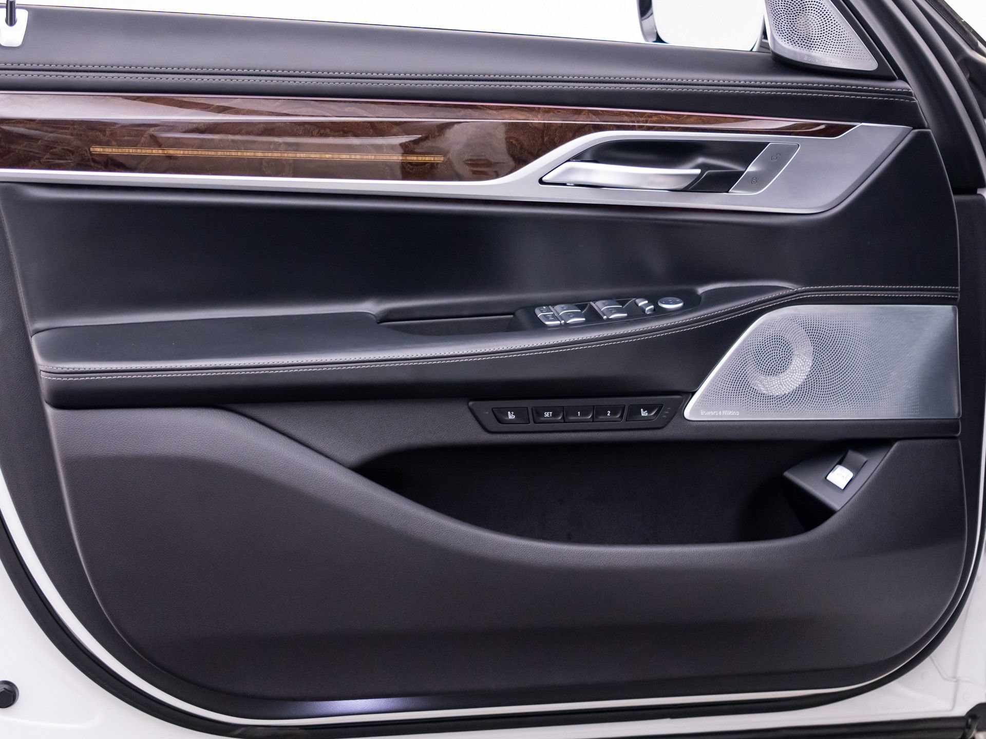 Certified 2022 BMW 750i xDrive AWD/4WD image 14