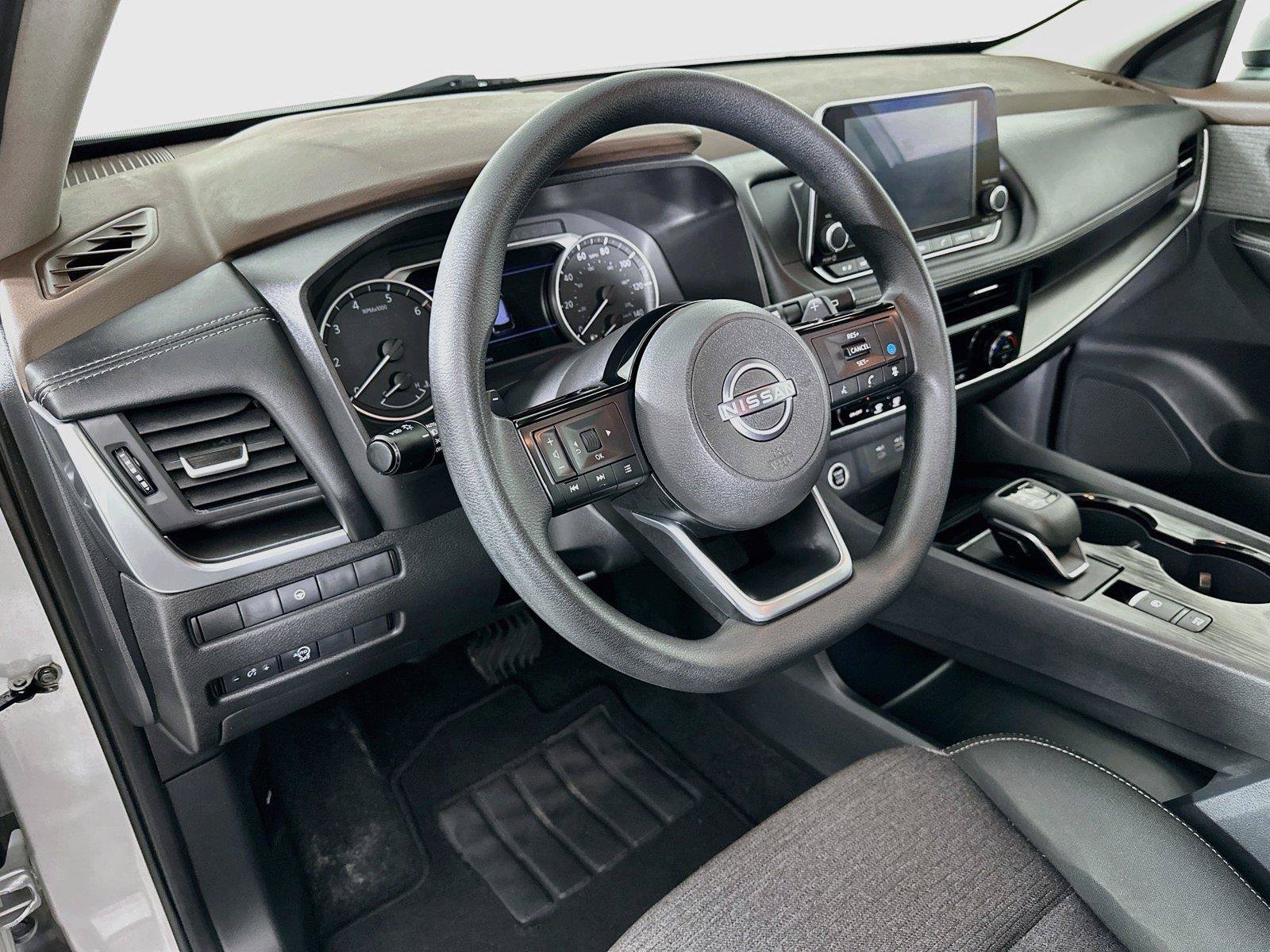 Used 2023 Nissan Rogue SV AWD/4WD image 22