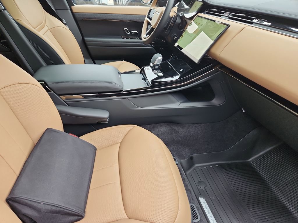 New 2026 Land Rover Range Rover Sport Dynamic SE AWD/4WD image 3
