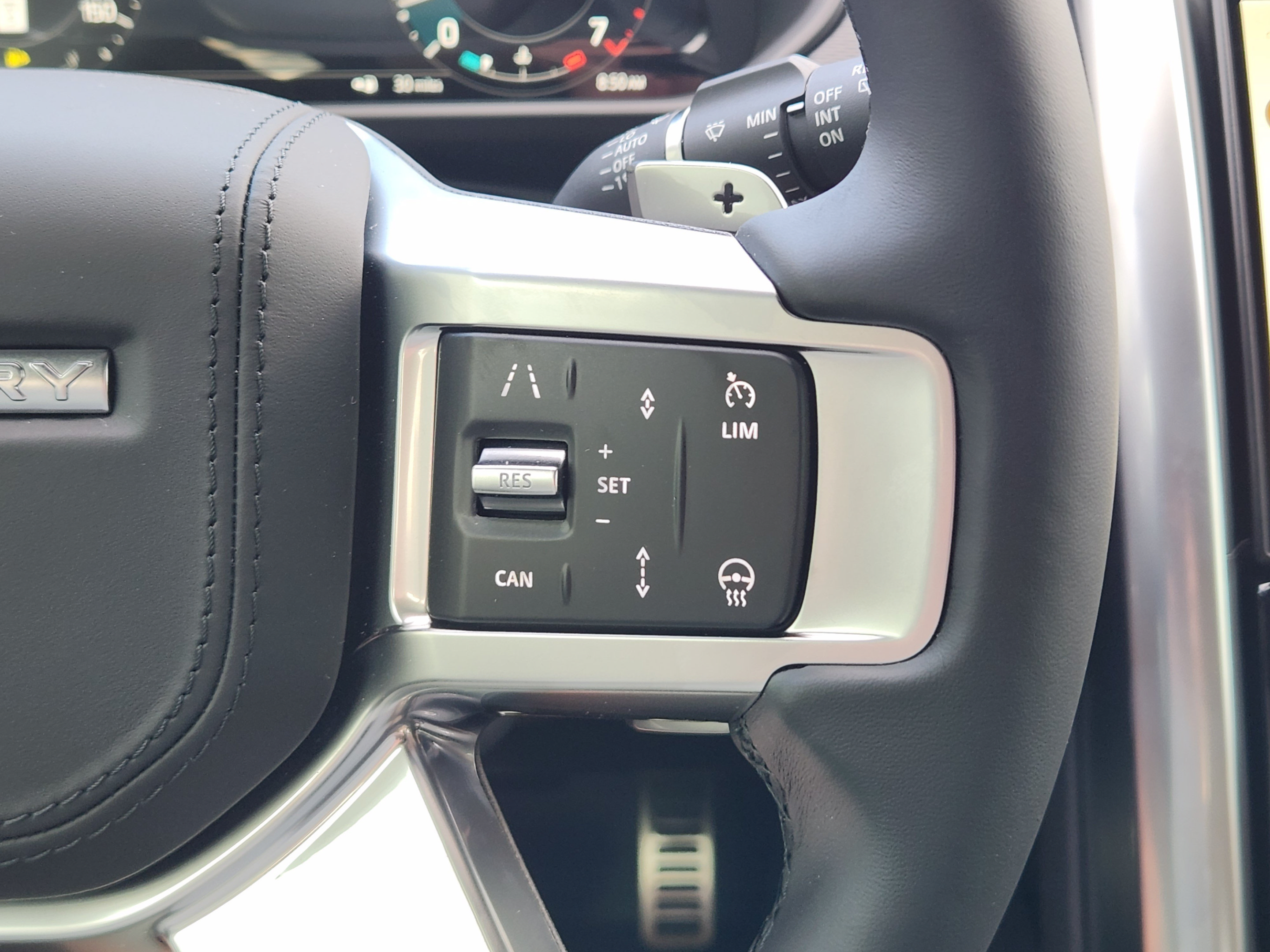 New 2026 Land Rover Discovery Limited Edition AWD/4WD image 25