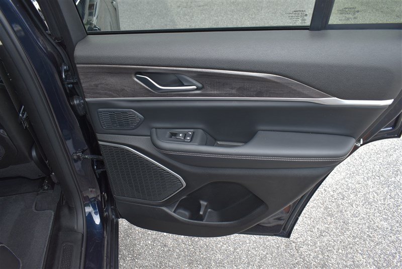 Used 2023 Jeep Grand Cherokee 4WD 4xe image 26