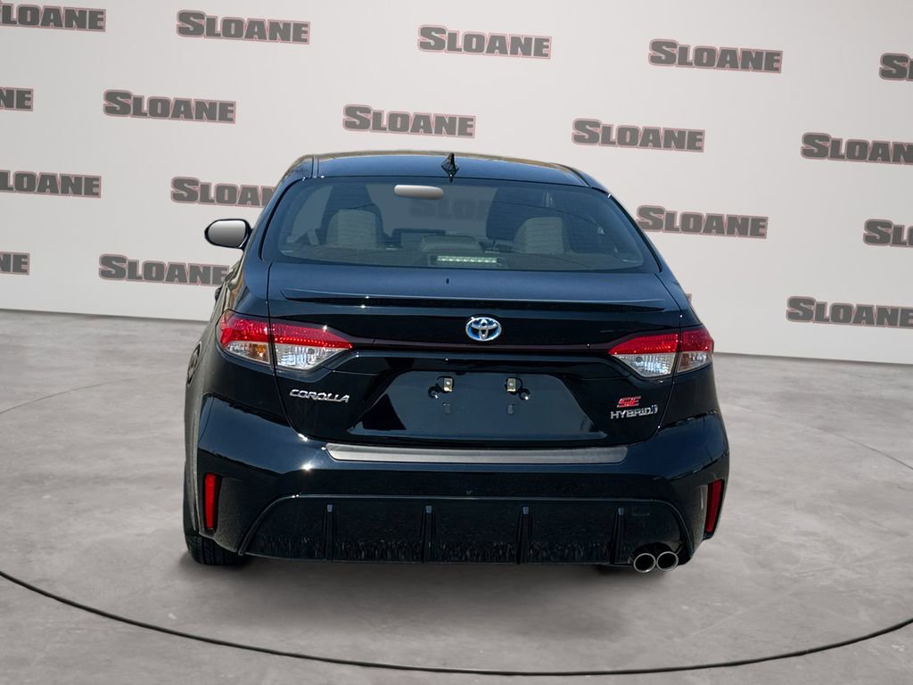 Used 2024 Toyota Corolla SE w/ SE Package image 4