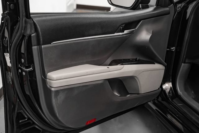 Used 2022 Toyota Camry SE FWD image 37
