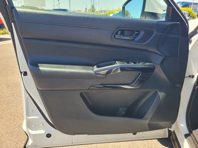 Certified 2025 Nissan Pathfinder SV FWD image 18