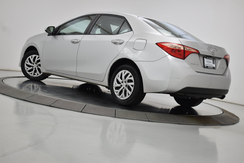 Used 2018 Toyota Corolla LE FWD image 6