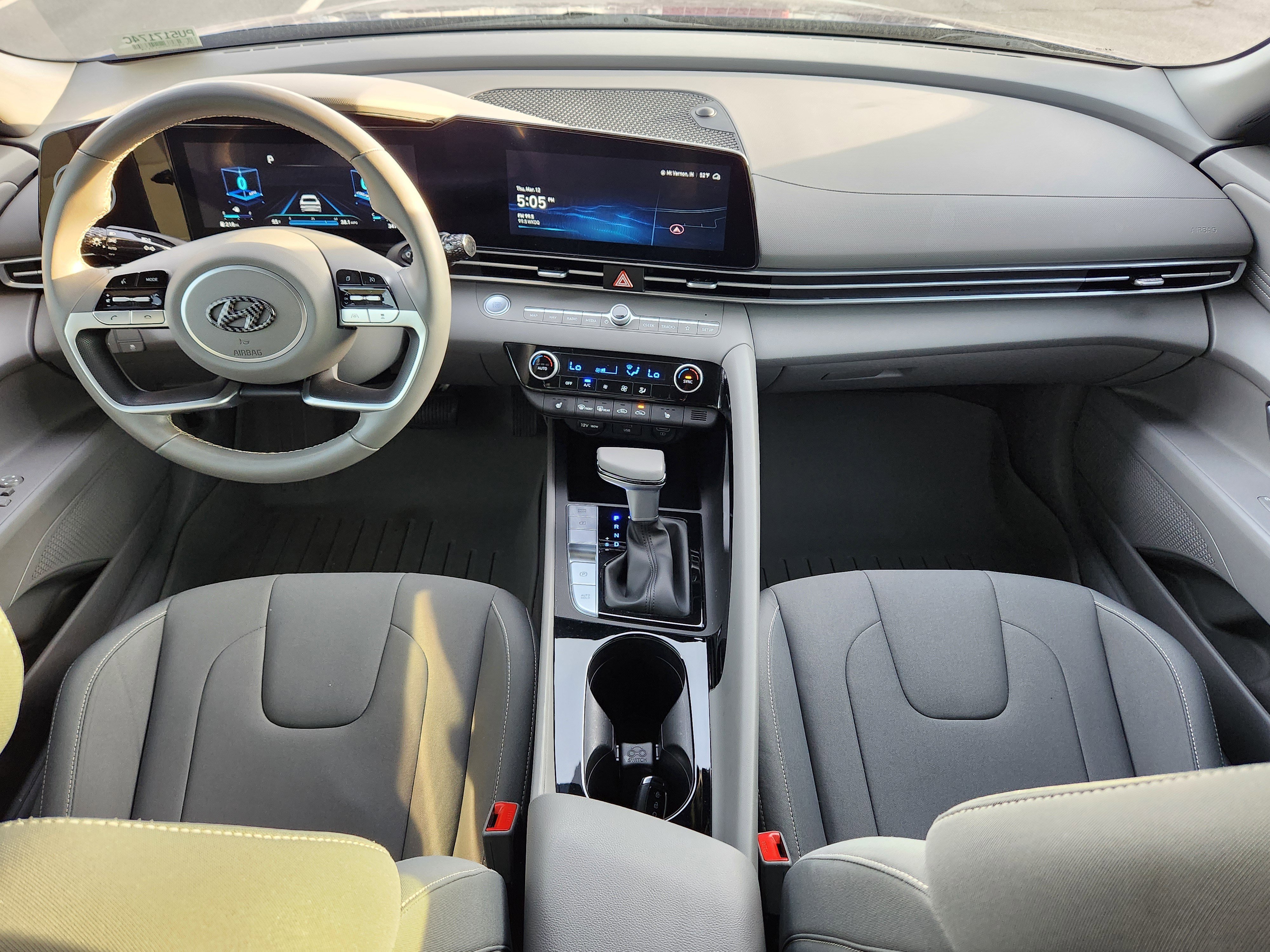 Used 2023 Hyundai Elantra SEL w/ Convenience Package image 15