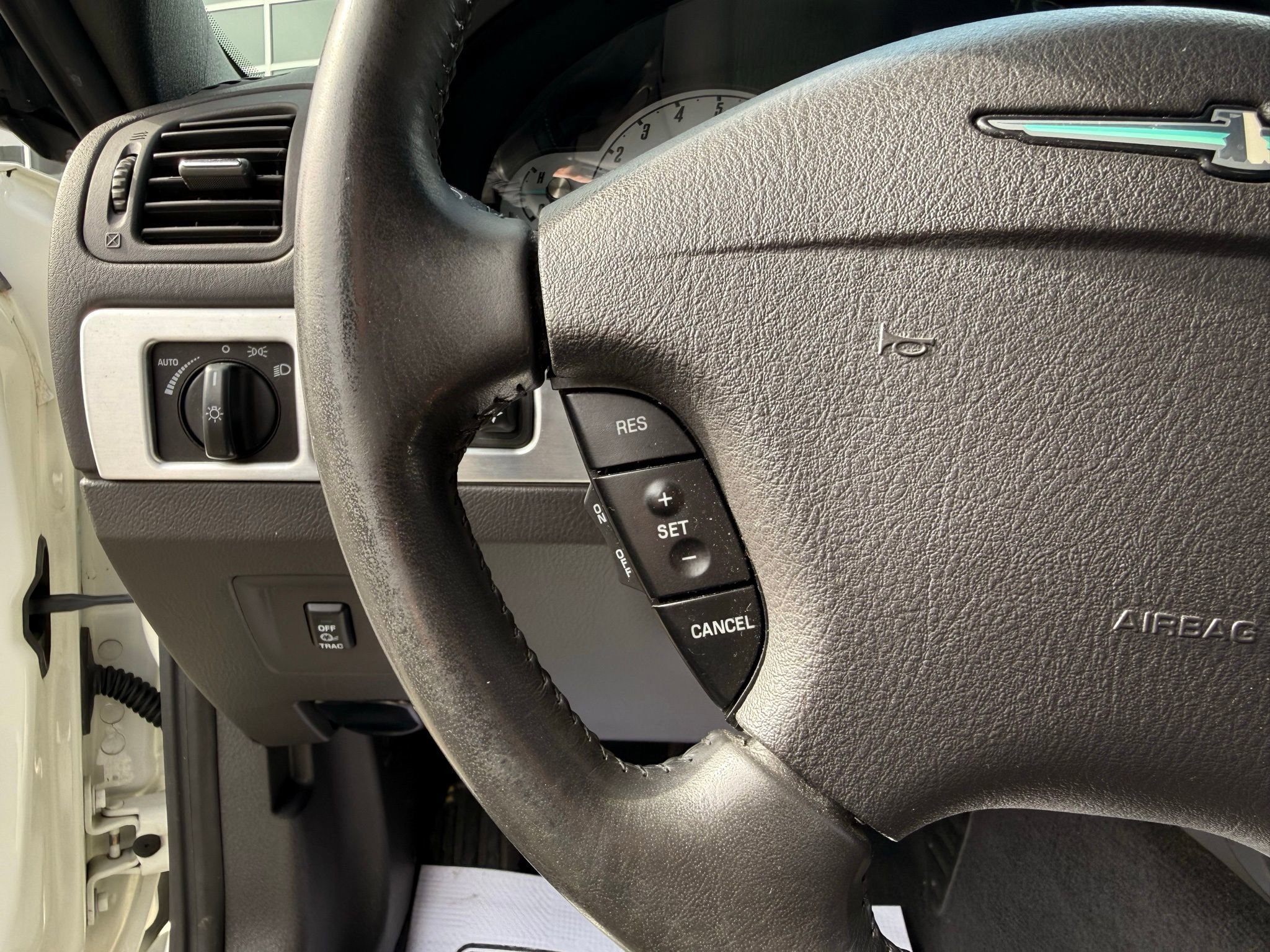 Used 2002 Ford Thunderbird image 39