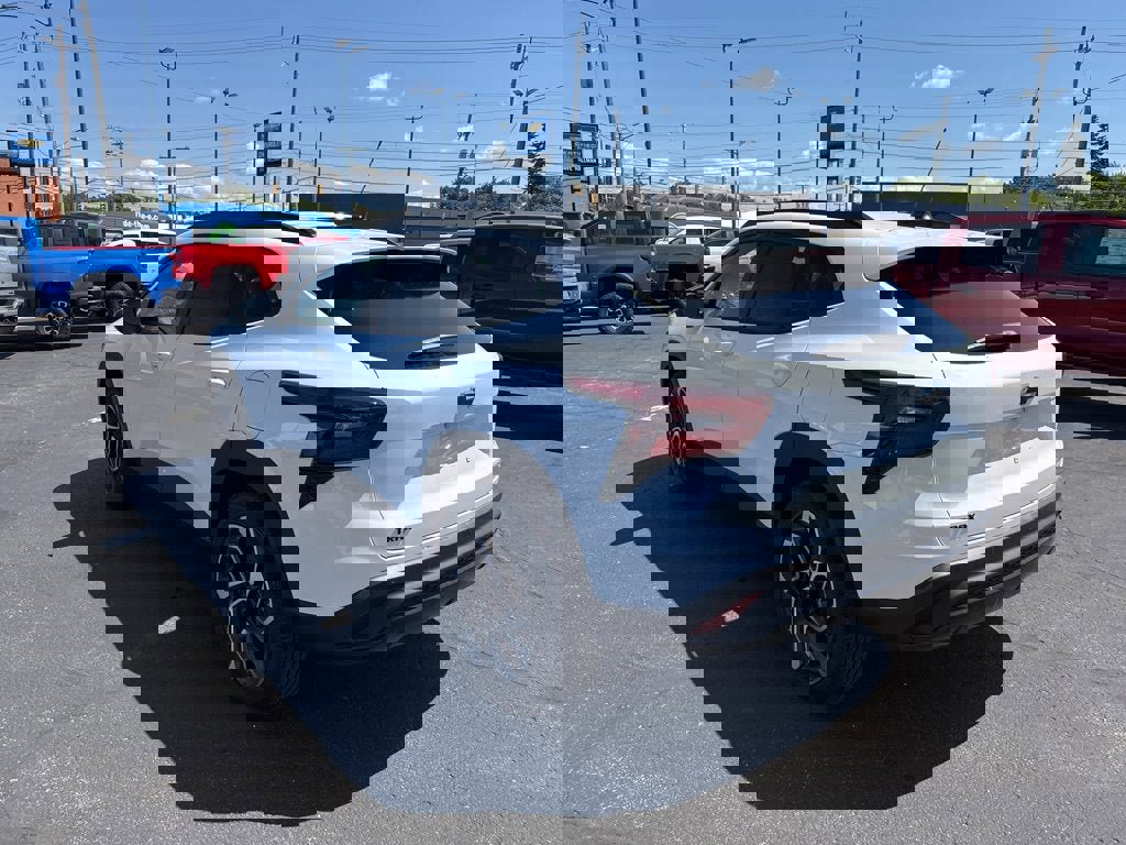 New 2025 Chevrolet Trax RS w/ Driver Confidence Package image 5