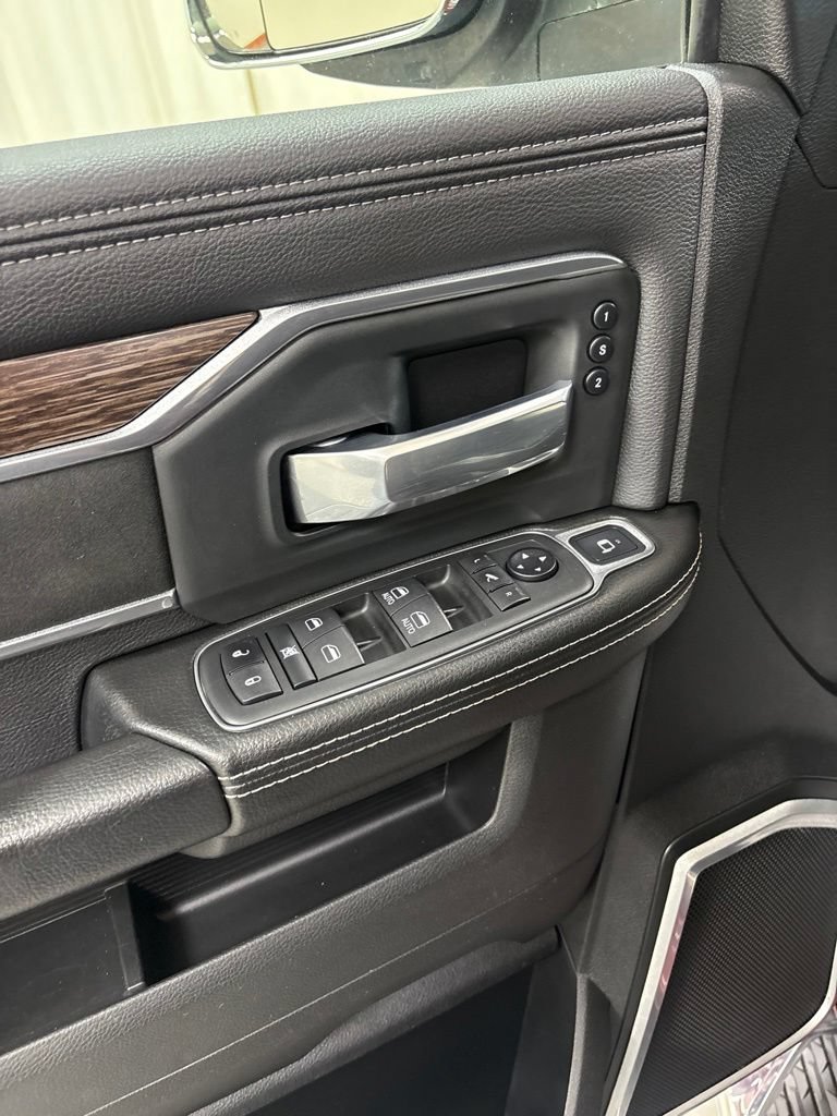 Used 2020 RAM 2500 Laramie RWD image 17