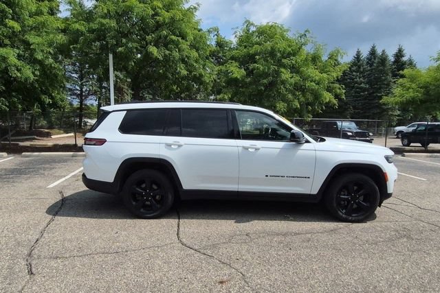 Used 2021 Jeep Grand Cherokee L Laredo AWD/4WD image 2