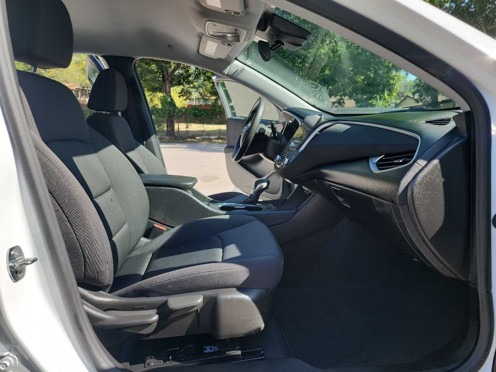 Used 2023 Chevrolet Malibu LS FWD image 31