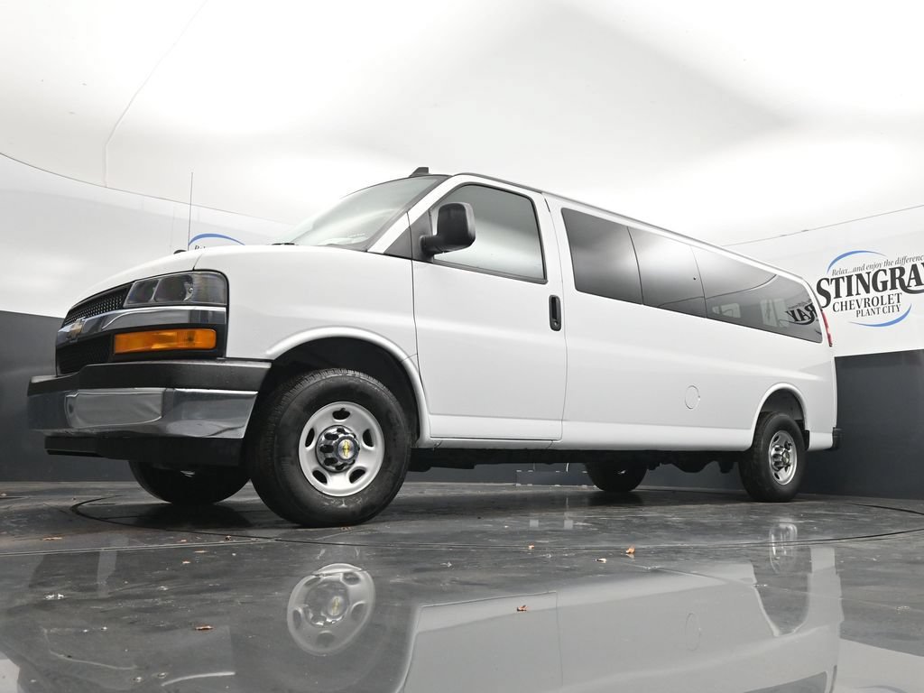 Used 2025 Chevrolet Express 3500 LT w/ LT Preferred Equipment Group RWD image 28
