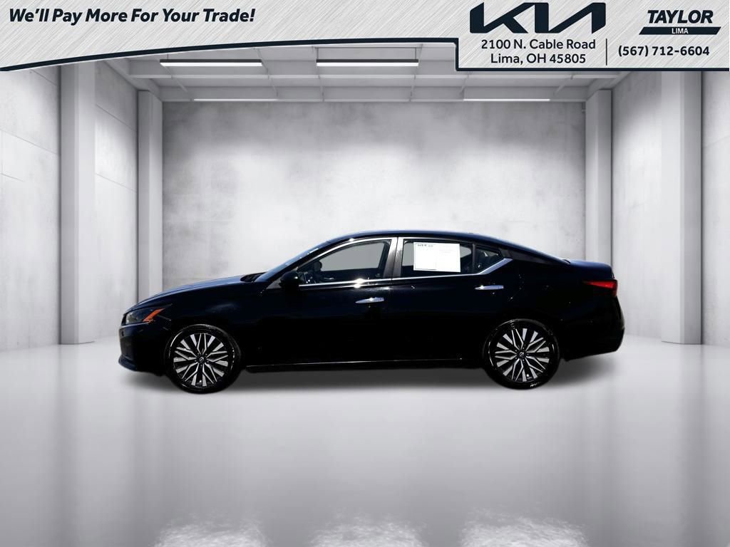 Used 2025 Nissan Altima 2.5 SV FWD image 13