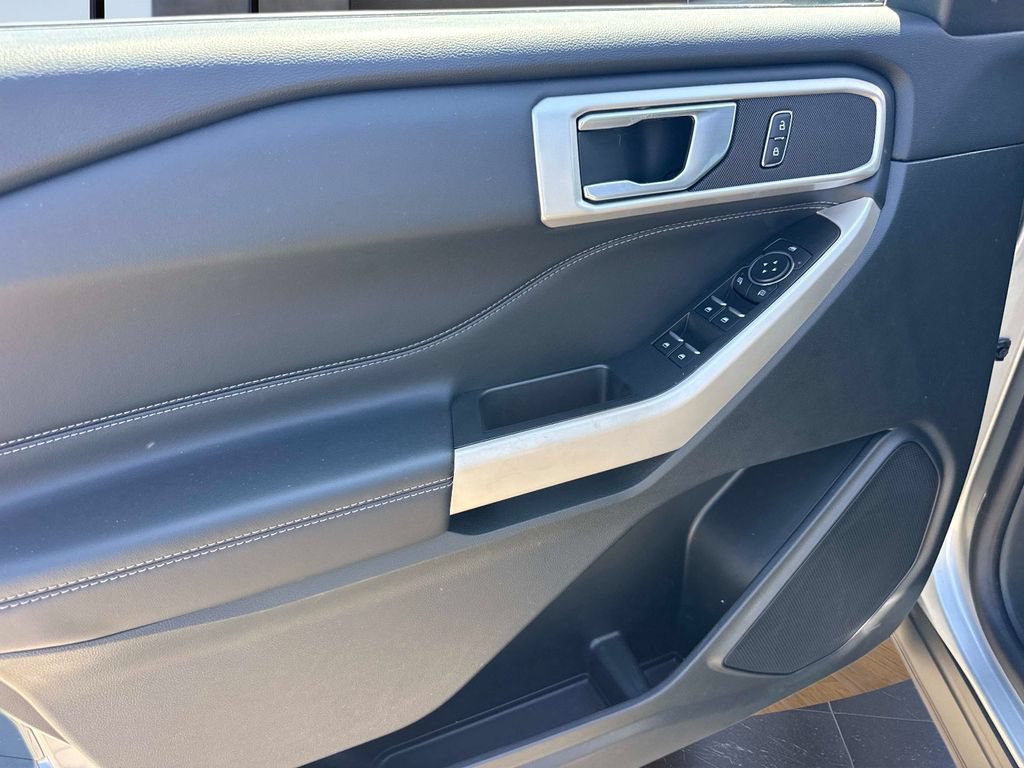 Used 2023 Ford Explorer XLT w/ Equipment Group 202A RWD image 24
