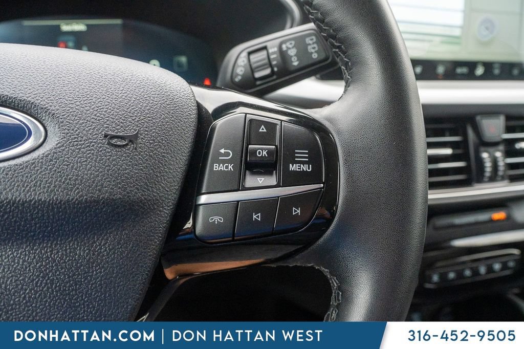 Used 2023 Ford Escape Platinum AWD/4WD image 16