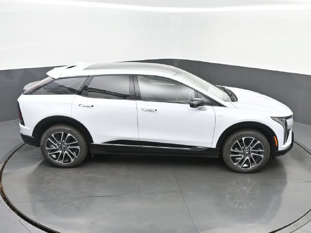 New 2026 Cadillac Optiq Sport 1 w/ LPO, Floor Liner Package AWD/4WD image 44
