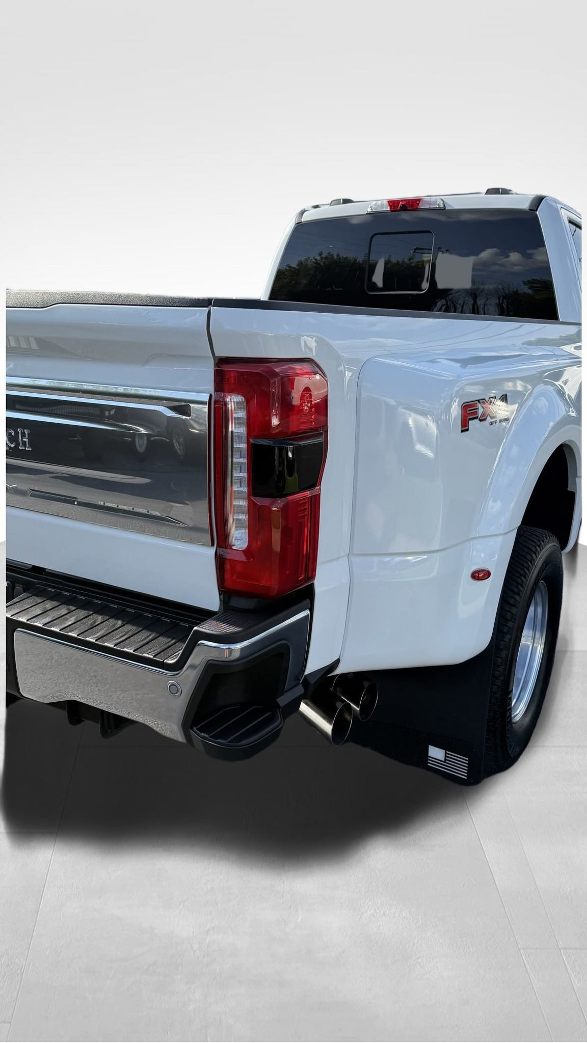Used 2024 Ford F350 King Ranch w/ Chrome Package image 12