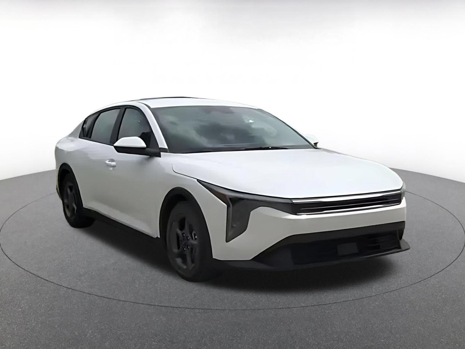 Used 2025 Kia K4 FWD image 2