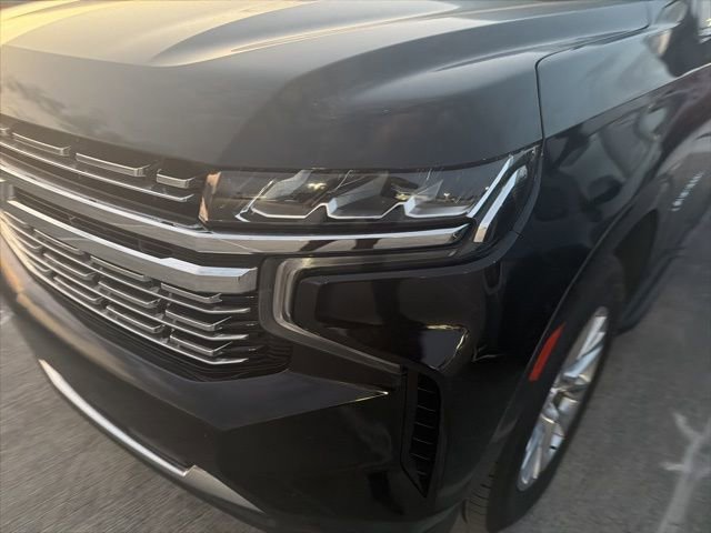Used 2023 Chevrolet Suburban Premier image 3