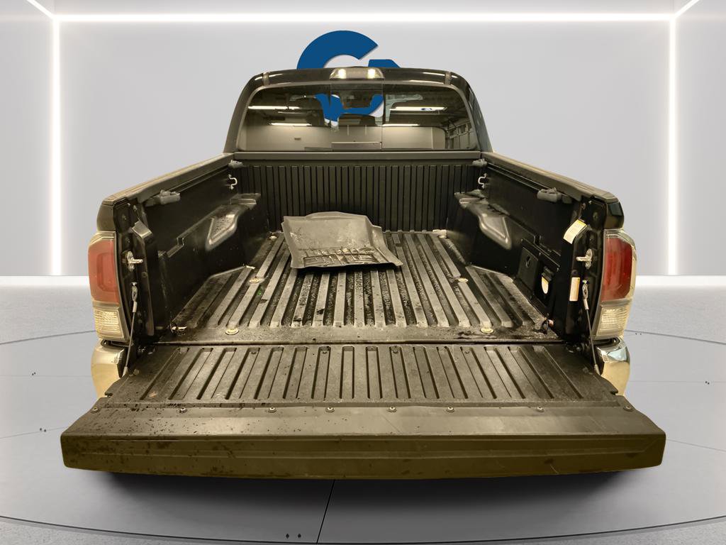 Used 2021 Toyota Tacoma TRD Off-Road image 12