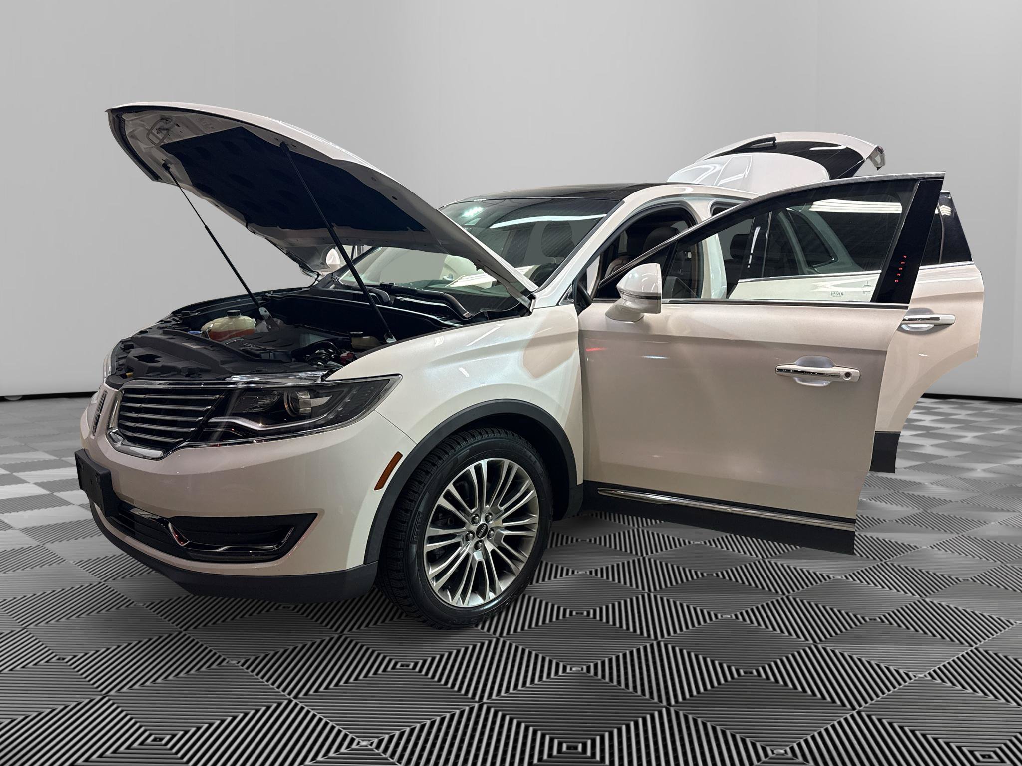 Used 2017 Lincoln MKX Reserve w/ Lincoln MKX Climate Package AWD/4WD image 11