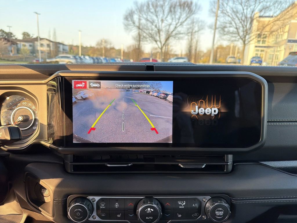 Used 2026 Jeep Wrangler Sahara image 29