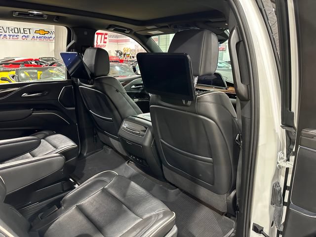 Used 2024 Cadillac Escalade ESV Premium Luxury w/ LPO, Floor Liner Package AWD/4WD image 23