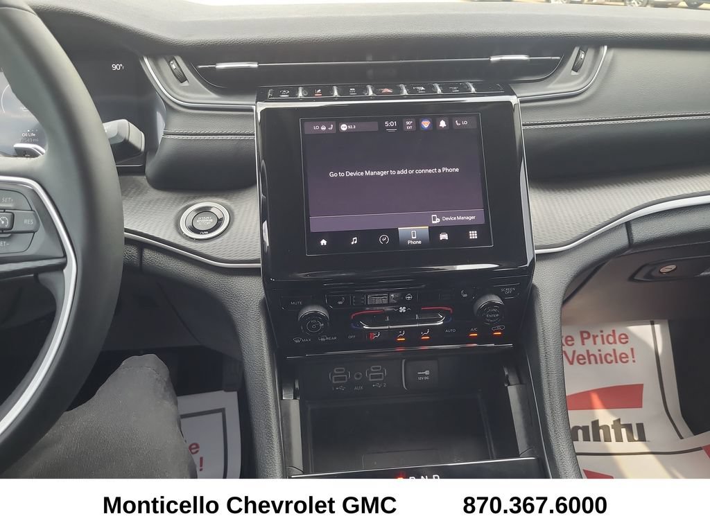 Used 2023 Jeep Grand Cherokee Laredo w/ Luxury Tech Group I AWD/4WD image 21