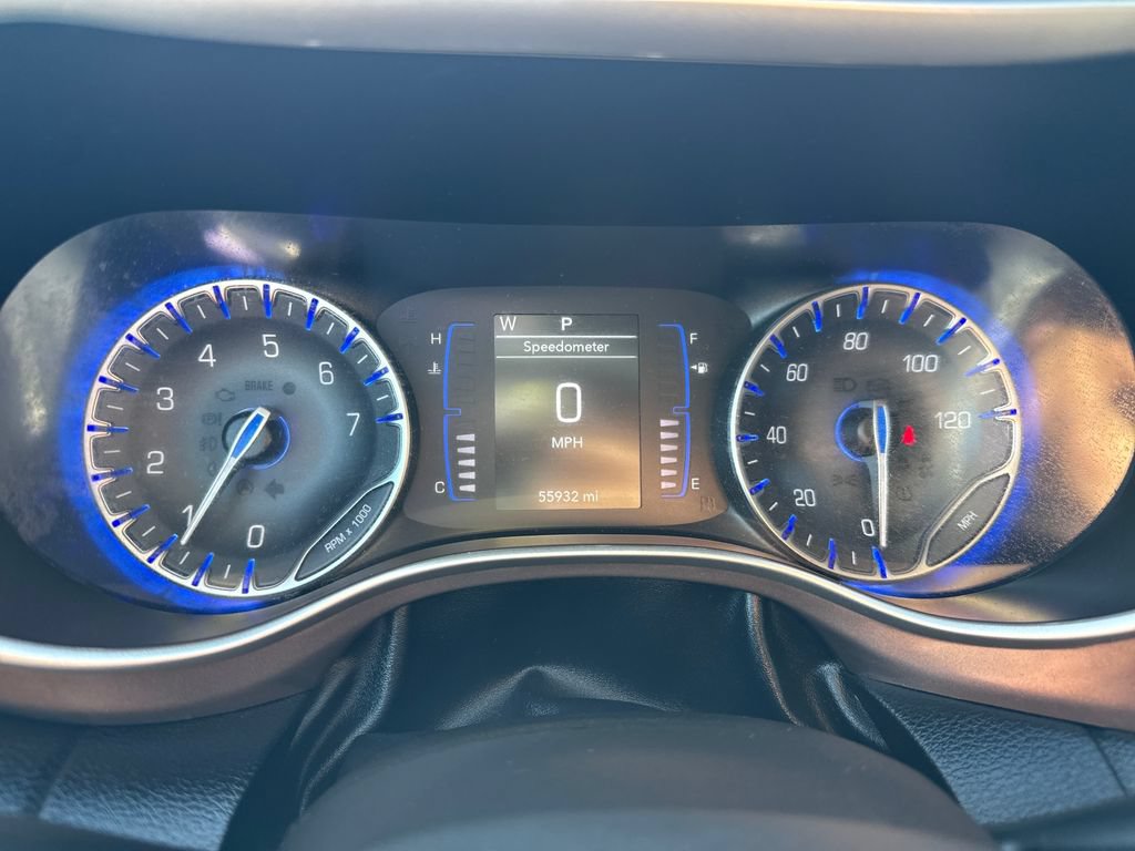 Used 2023 Chrysler Voyager LX FWD image 15