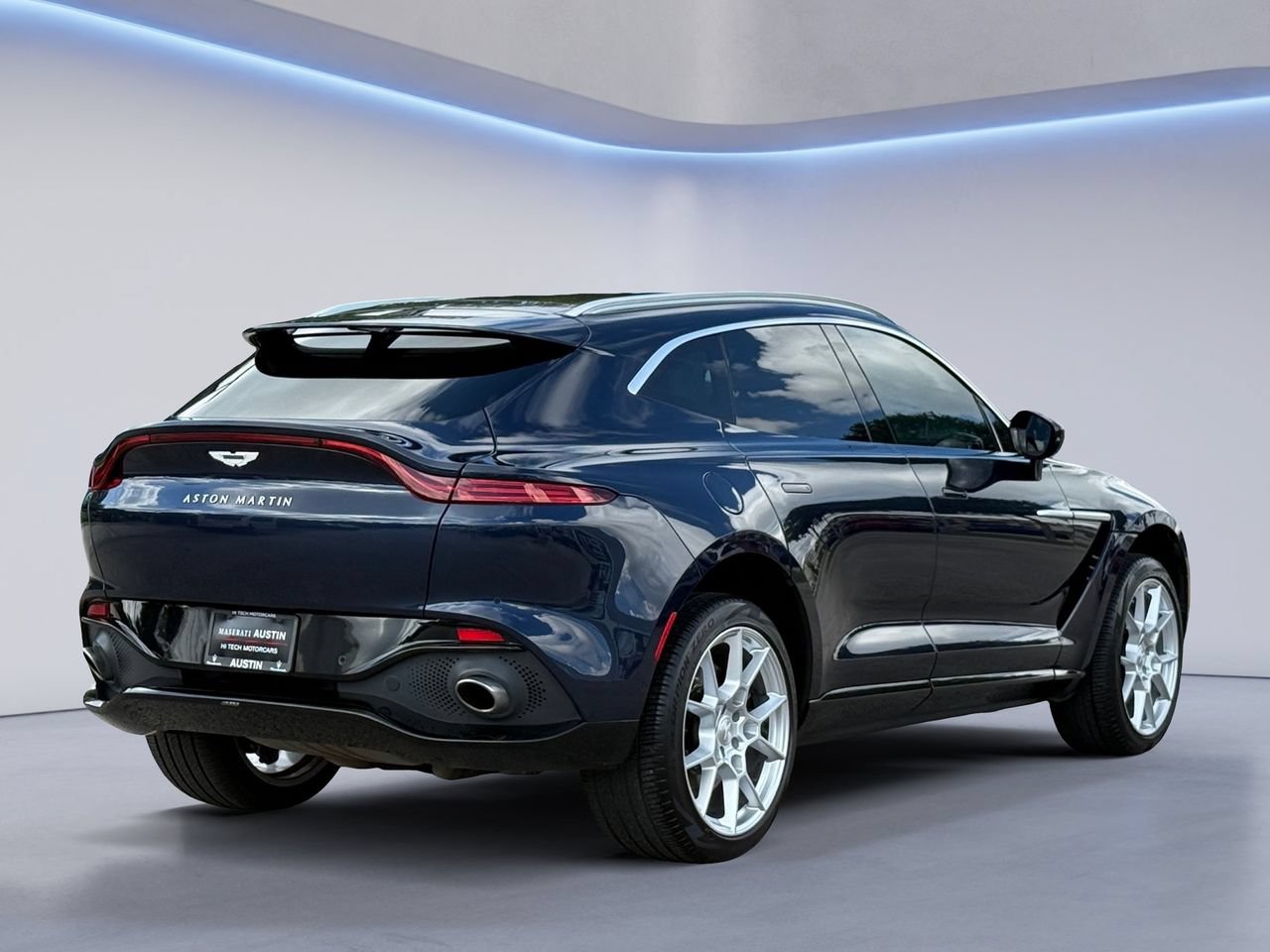 Used 2021 Aston Martin DBX AWD/4WD image 10