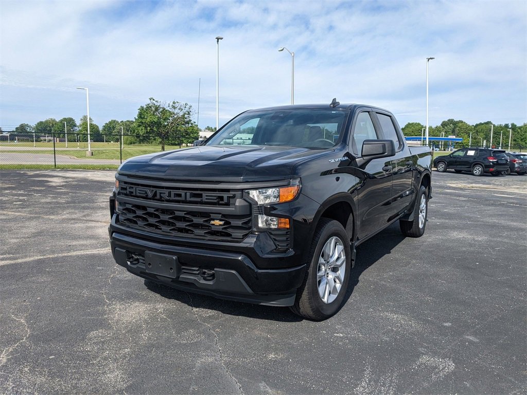 Used 2022 Chevrolet Silverado 1500 Custom image 3