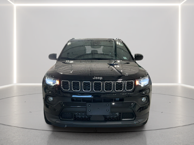 Used 2024 Jeep Compass Latitude AWD/4WD image 9