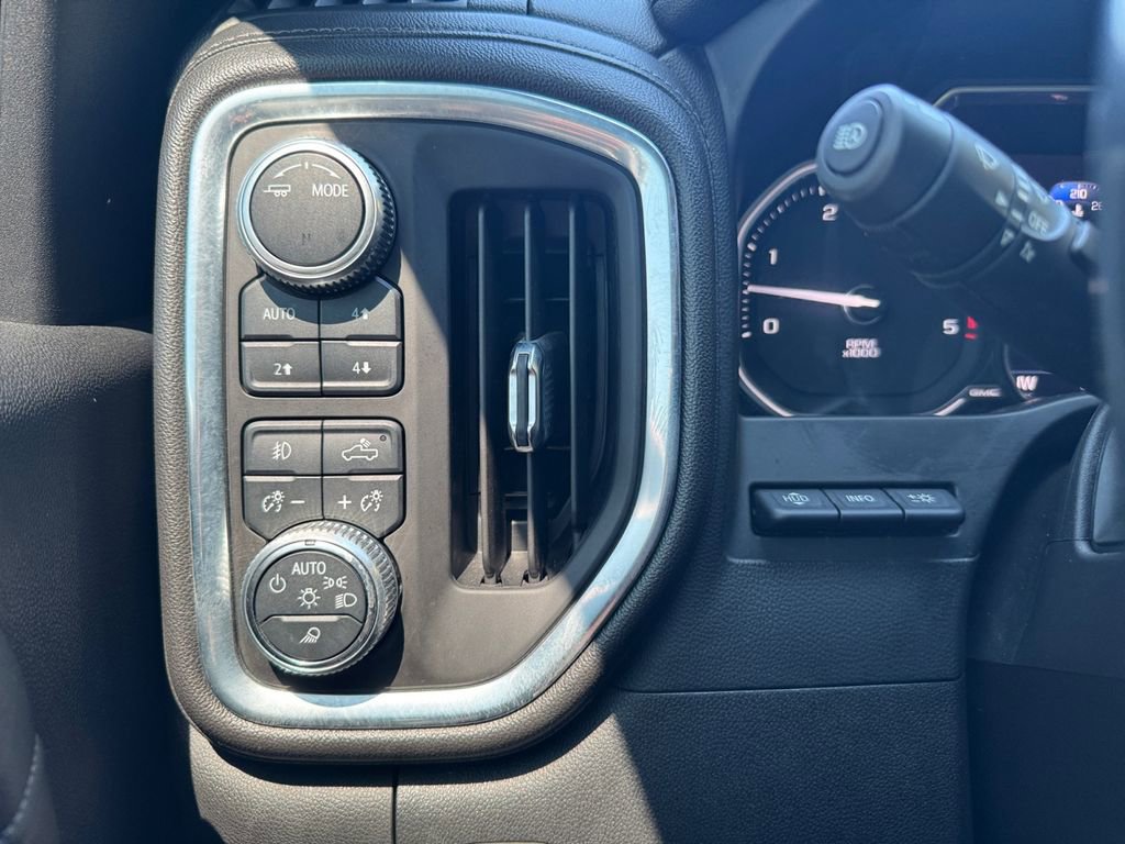Used 2021 GMC Sierra 2500 Denali w/ Denali Ultimate Package AWD/4WD image 28