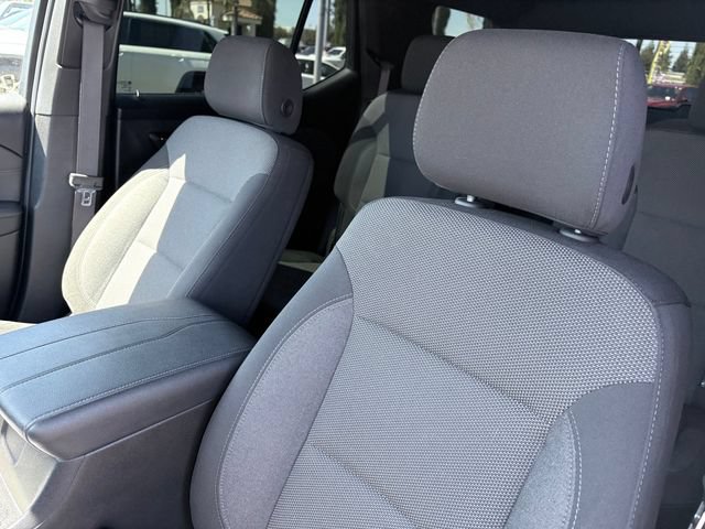 Used 2023 Chevrolet Traverse LT FWD image 11