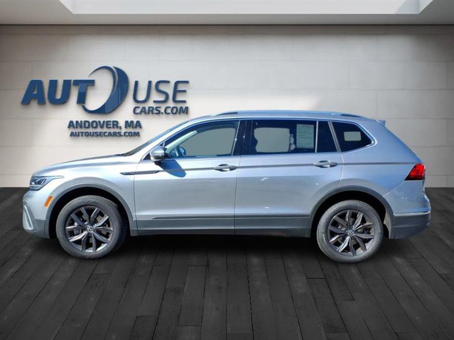 Used 2024 Volkswagen Tiguan SE image 2