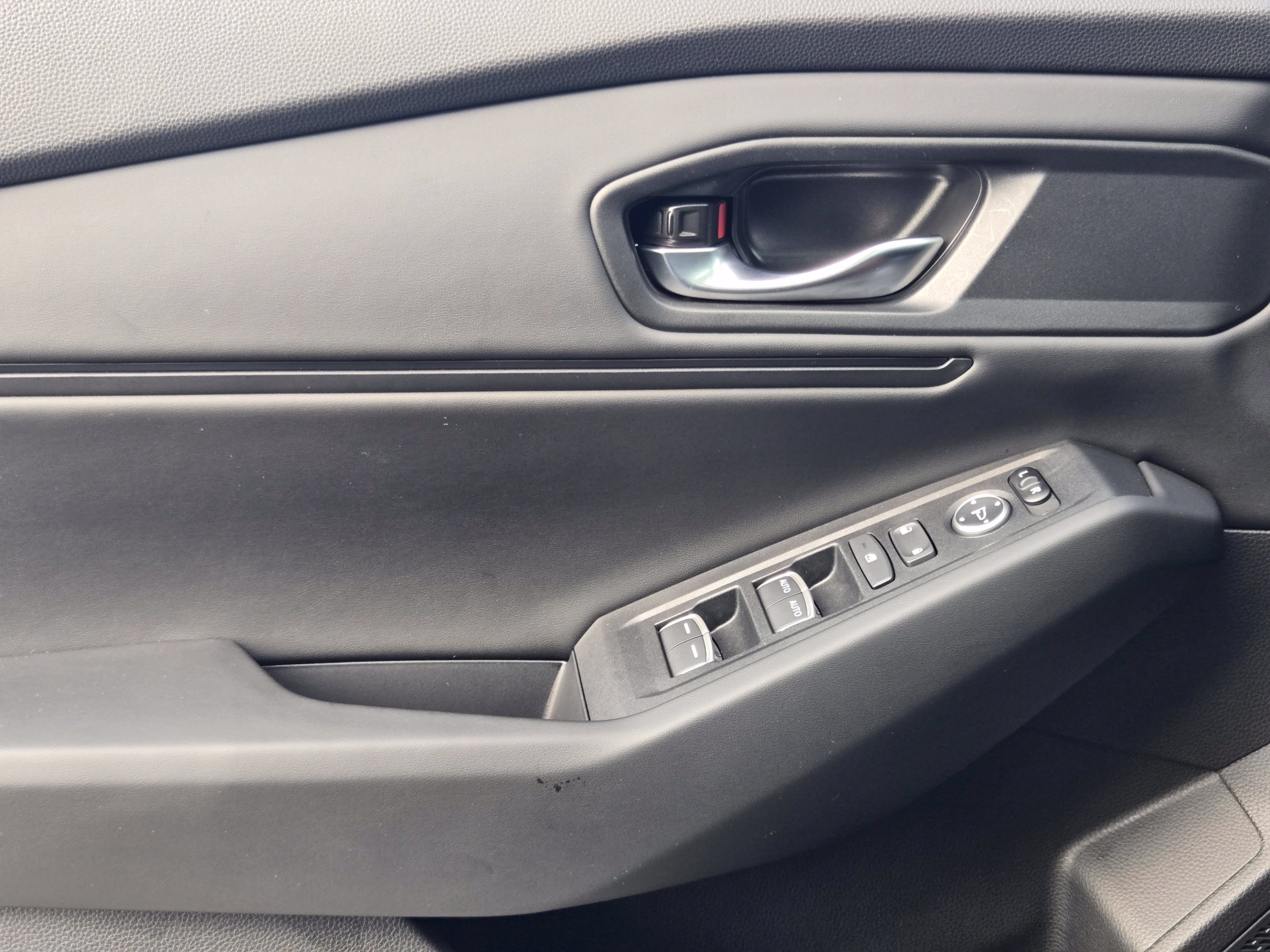 Used 2025 Honda Accord SE image 19