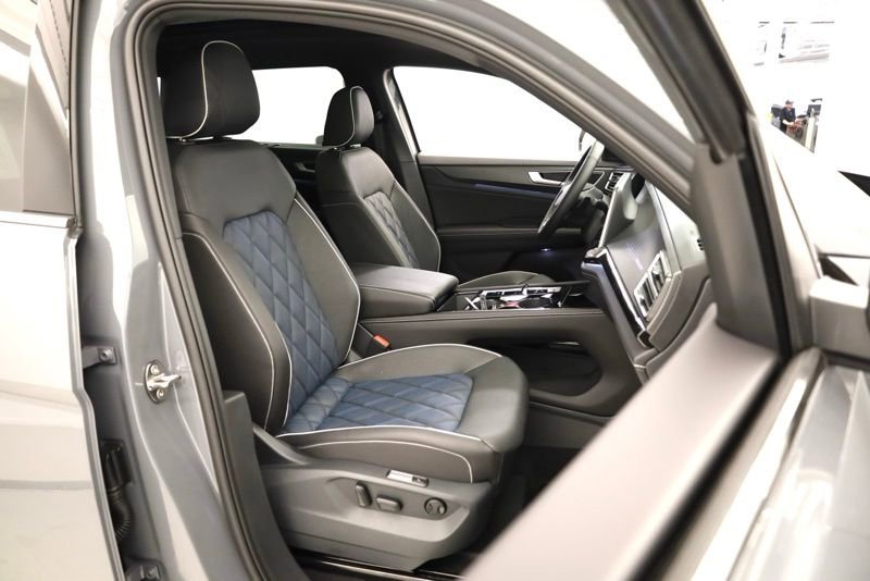 New 2026 Volkswagen Atlas Cross Sport SEL Premium R-Line image 34