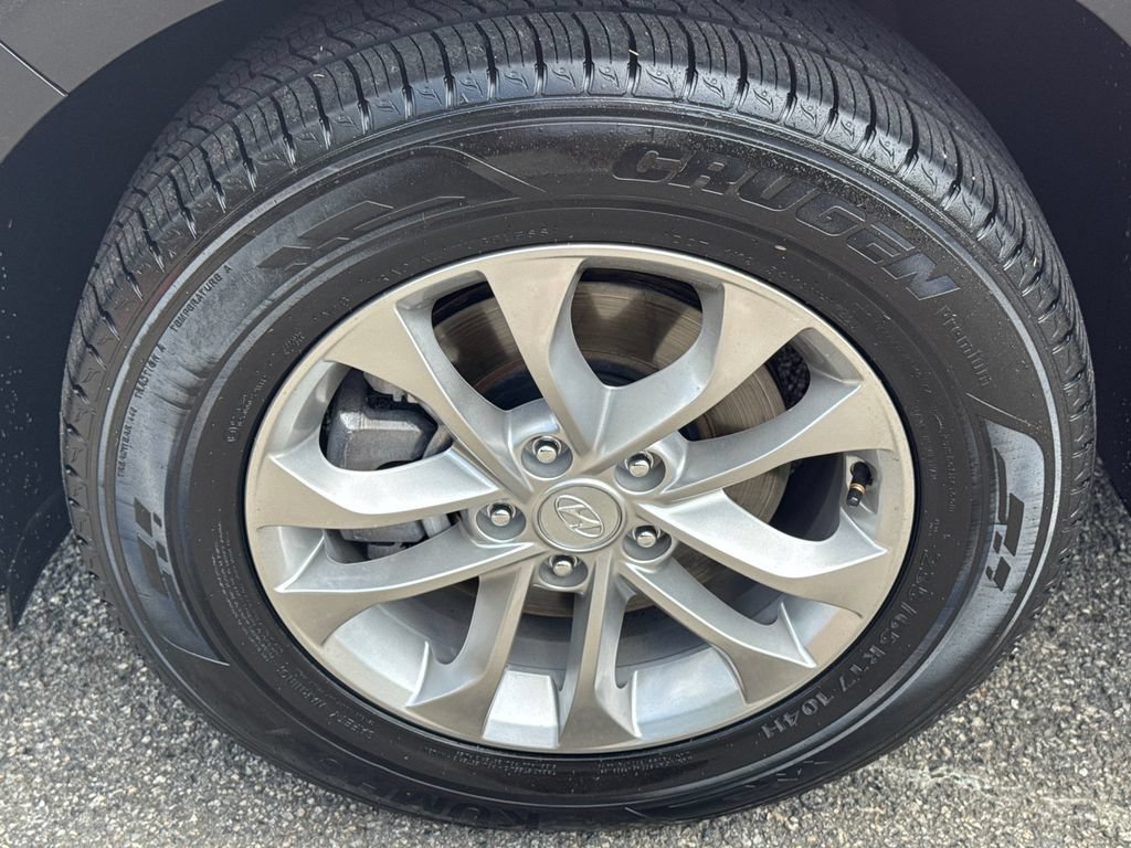 Used 2019 Hyundai Santa Fe SEL FWD image 13