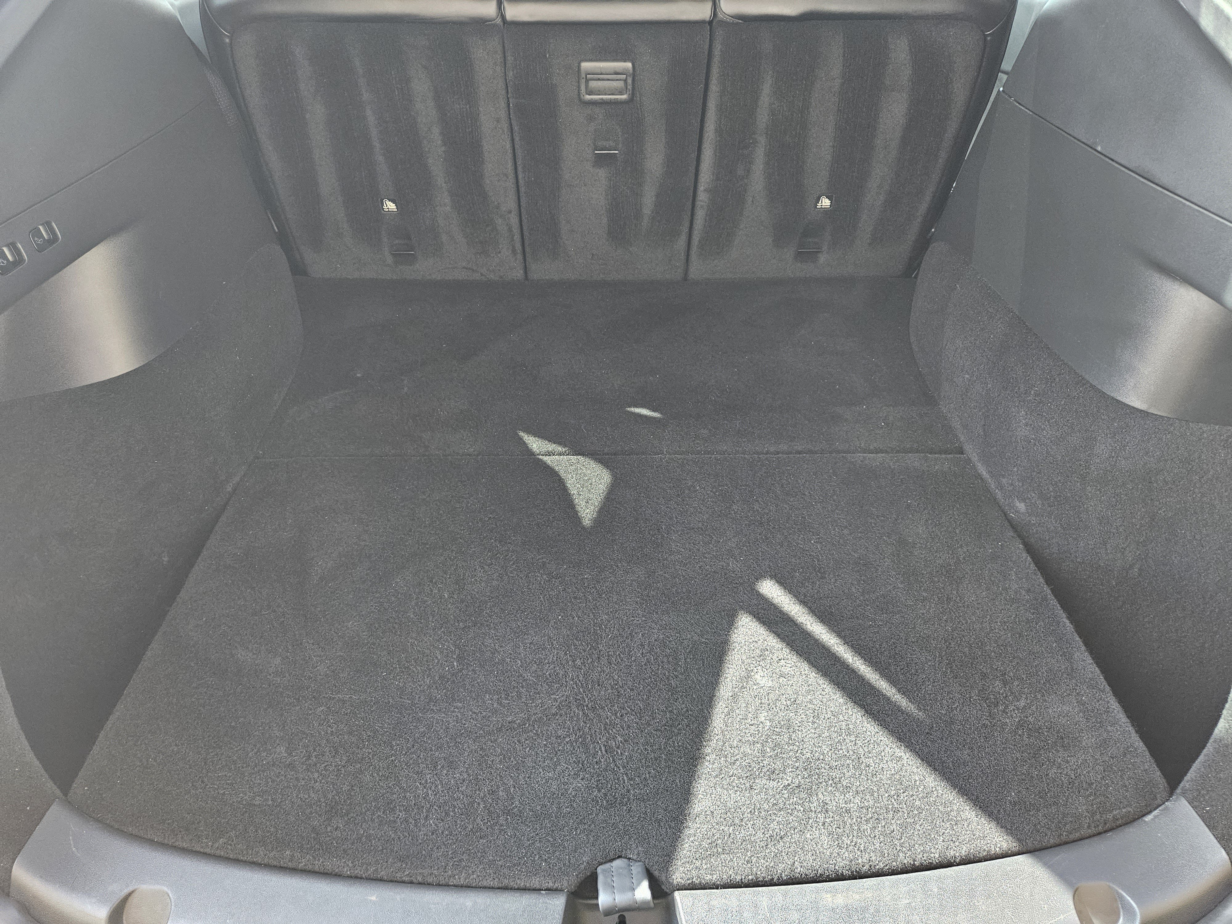 Used 2022 Tesla Model Y Long Range AWD/4WD image 29