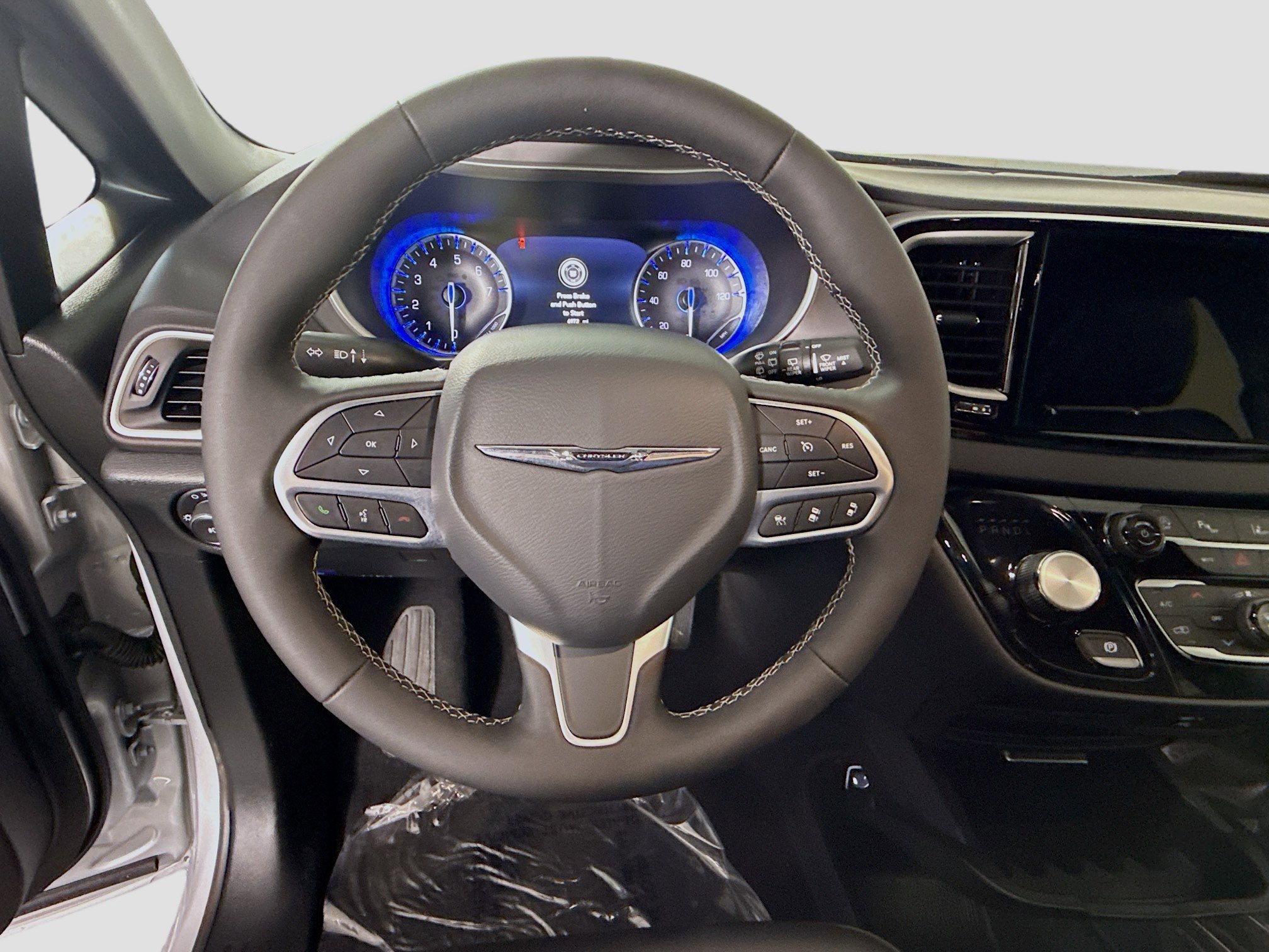 Used 2026 Chrysler Pacifica Select FWD image 13