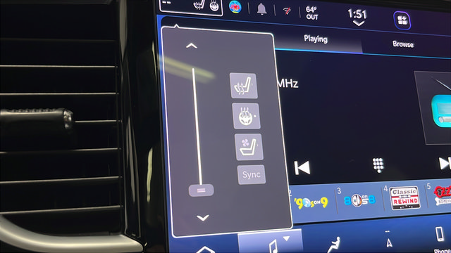 Used 2024 Chrysler Pacifica Premium FWD image 31