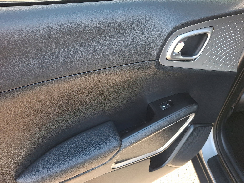 Used 2023 Kia Soul S image 21