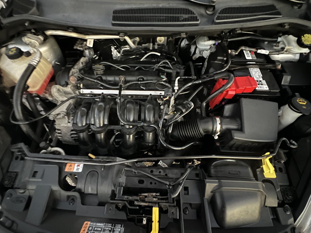 Used 2015 Ford Fiesta SE FWD image 9
