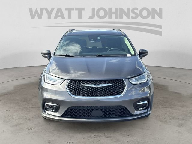 Used 2022 Chrysler Pacifica Touring-L image 8