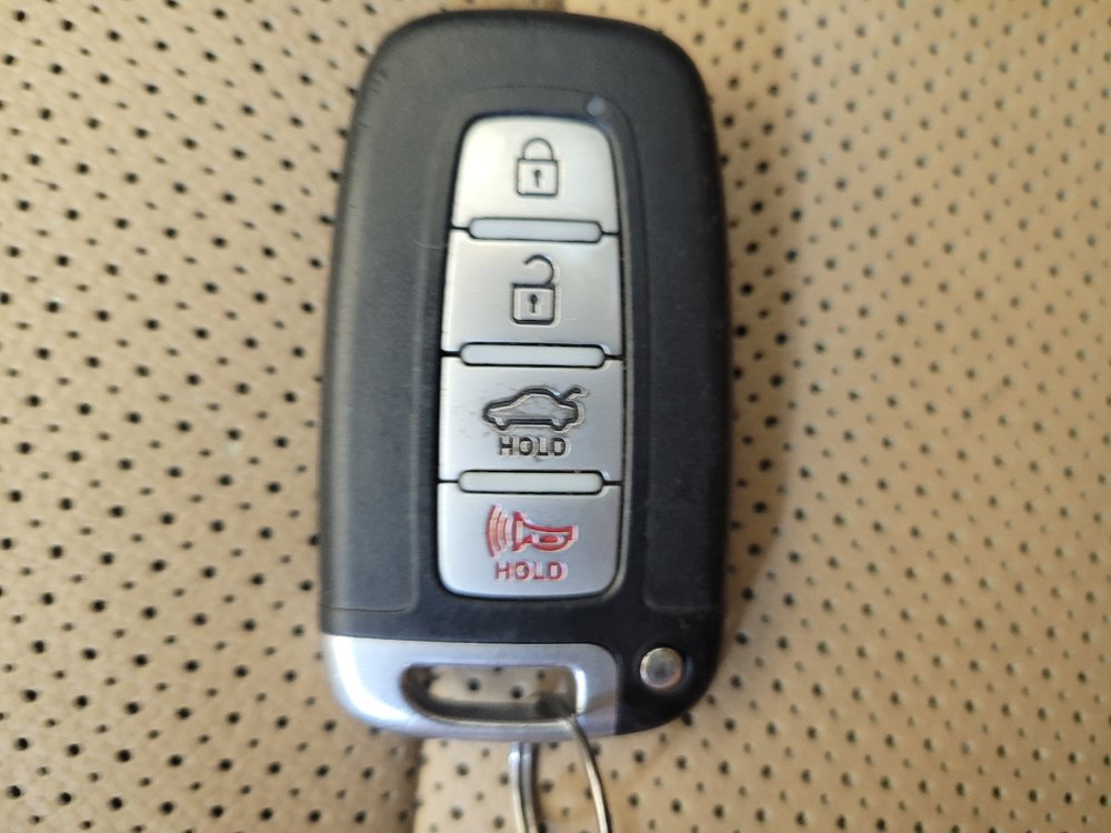 Used 2014 Hyundai Sonata Limited w/ Technology Package 06 FWD image 32