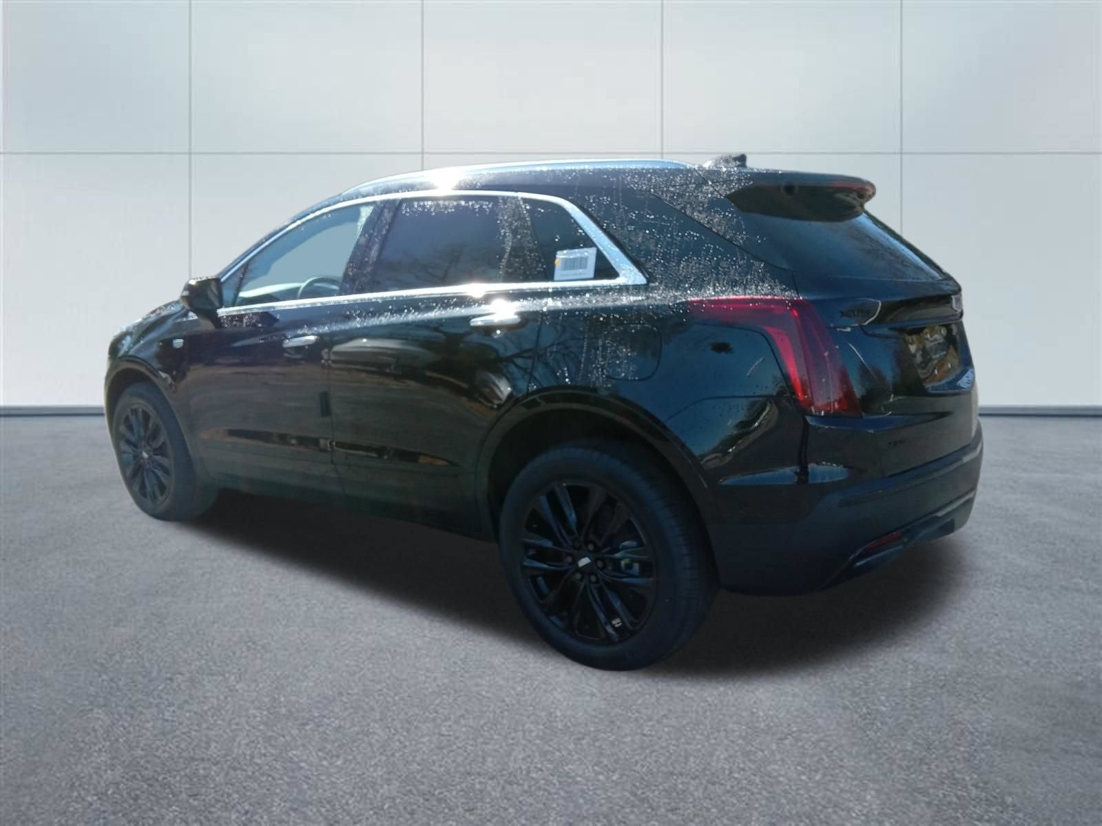 New 2026 Cadillac XT5 Premium Luxury w/ LPO, ONYX Package AWD/4WD image 3