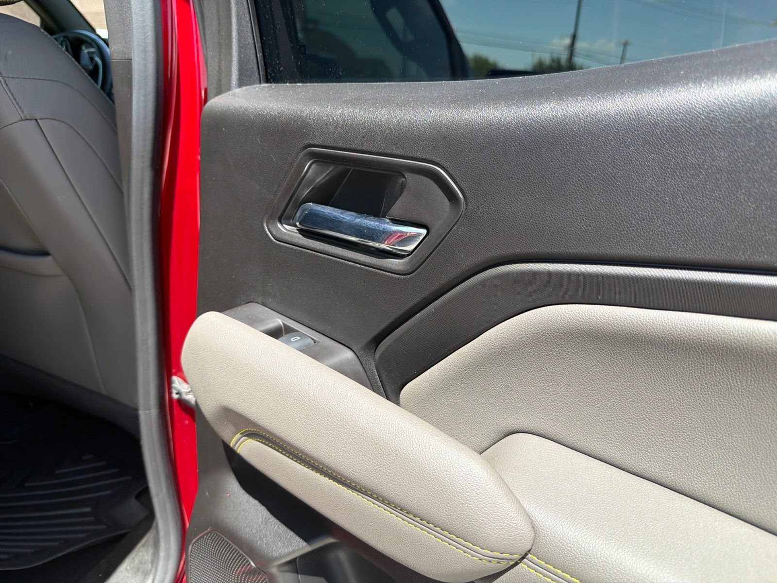 Used 2024 Chevrolet Colorado ZR2 w/ Technology Package AWD/4WD image 15